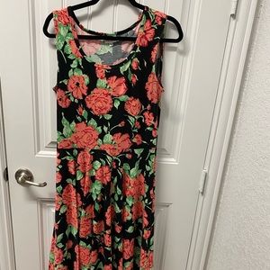 Lularoe Black Tag Vintage Floral Nicole